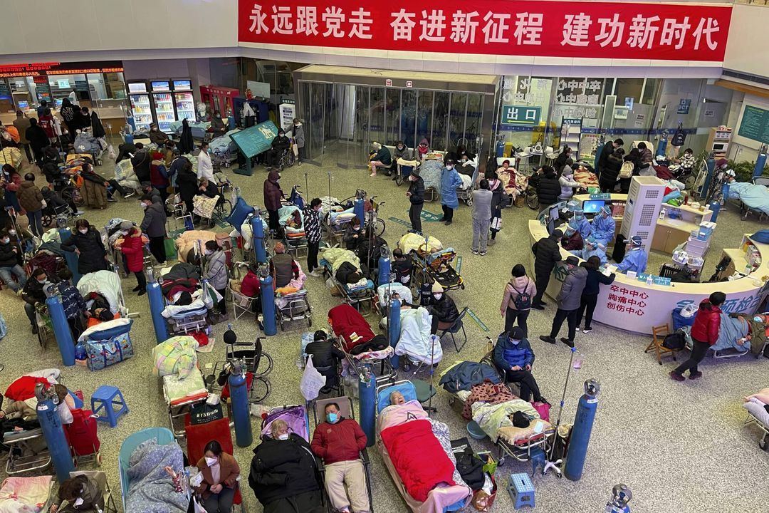 2. Januar 2023: voller Raum in einem Krankenhaus in Shanghai, China wegen Covid-19