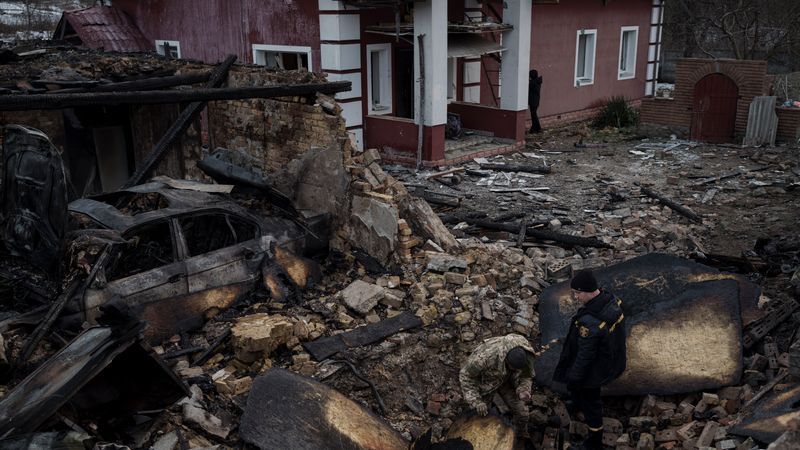 Viele ukrainische Regionen von russischen Luftangriffen und Stromausfällen betroffen - Featured image
