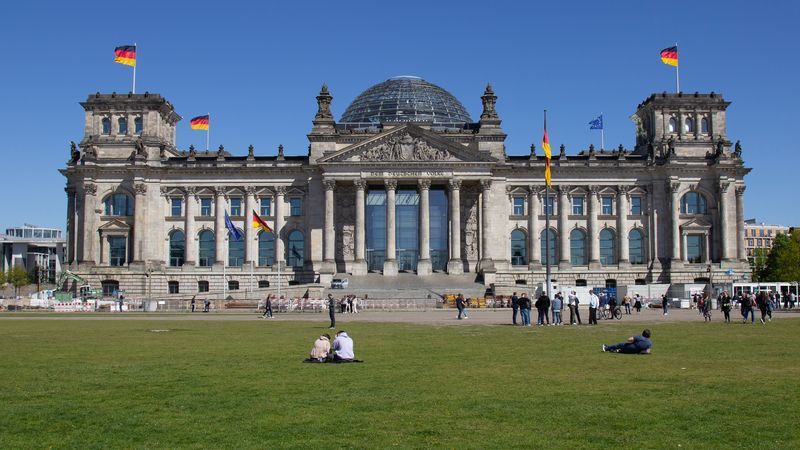 Tag der Befreiung 2023: Kein Sowjet-Banner auf Reichstagsgebäude - Featured image