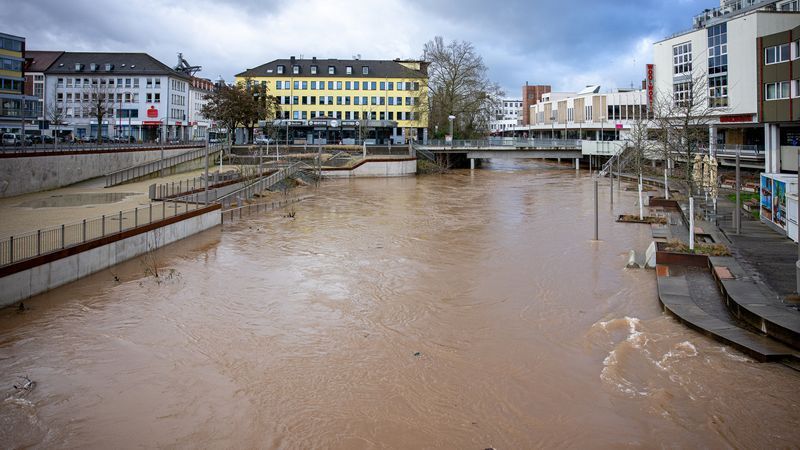 AfD-Plakat wurde nachträglich in Hochwasser-Foto montiert - Featured image