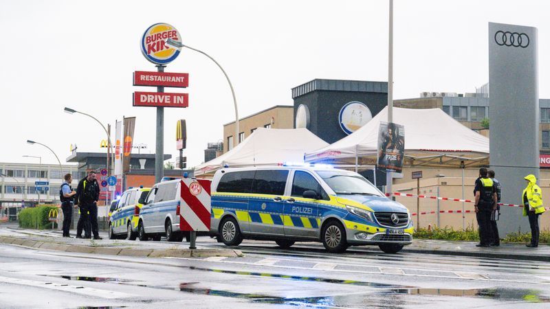 Polizisten schießen auf Mann: Video zeigt Einsatz in Bonn - Featured image