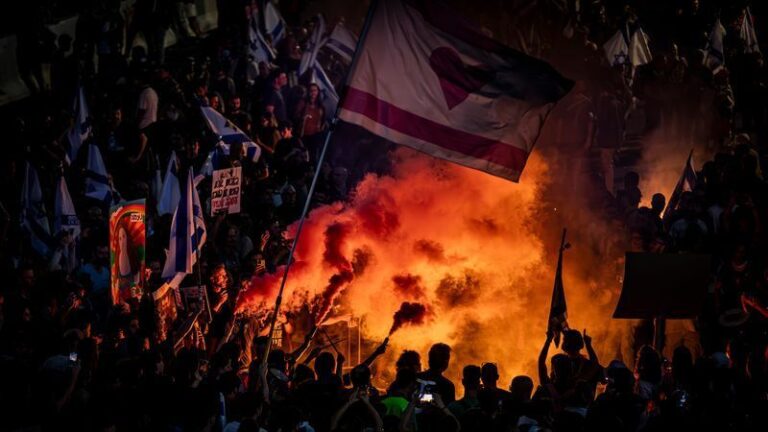 Kein Militärputsch - Videos zeigen Proteste in Tel-Aviv - Featured image