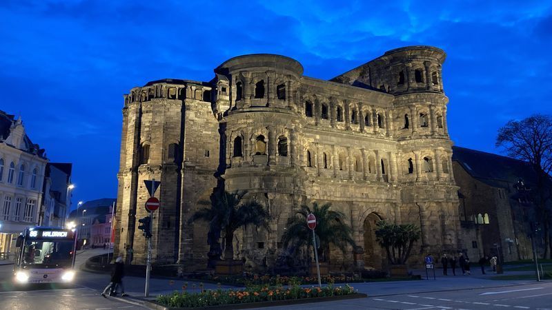 Angebliches Bild der Porta Nigra ist synthetisch generiert - Featured image