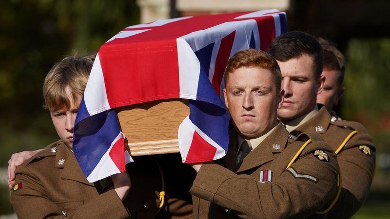 Britische Soldatensärge aus Ukraine-Krieg sind Fake - Featured image