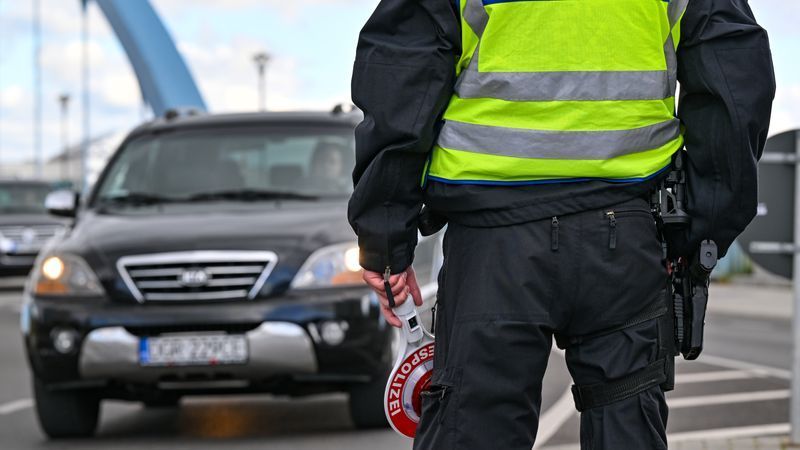 Auch in Deutschland gibt es Strafen für illegales Einreisen - Featured image