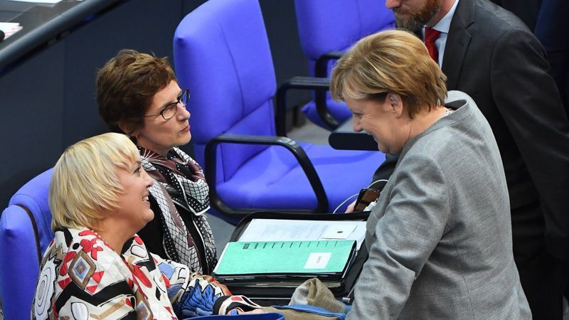 Haßelmann gab Roth im Bundestag Päckchen mit Lutschpastillen - Featured image