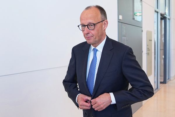APA-Faktencheck: Betrugsvorwurf nach Merz-Wahl beruht auf Versprecher - Featured image