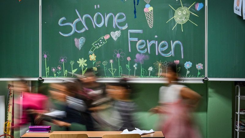 Zwei Wochen länger Sommerferien? Virale Nachricht ist frei erfunden