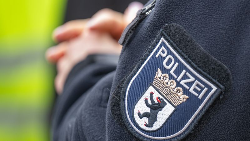 Polizei entfernte von Aktivisten abgestellte Betonblöcke - Featured image