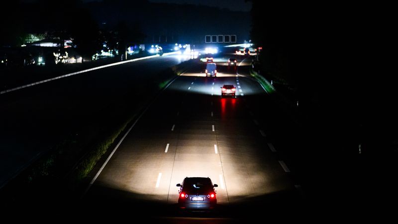 Nächtliches Autofahren bleibt erlaubt - Featured image