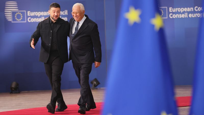 Selenskyjs Schuhe wurden nachträglich vergrößert - Featured image