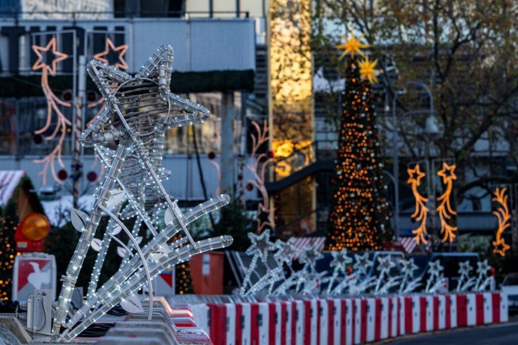 Antimuslimische Narrative und KI-Manipulationen: Falschinfos über Weihnachtsmärkte fluten Plattformen - Featured image