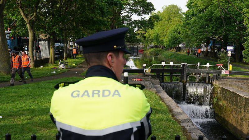 Enoch Burke in Haft wegen Missachtung gerichtlicher Anordnungen - Featured image