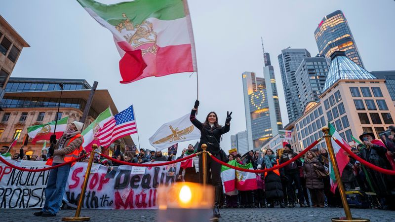 Aufnahme von Handylicht-Meer in Teheran ist nicht echt - Featured image