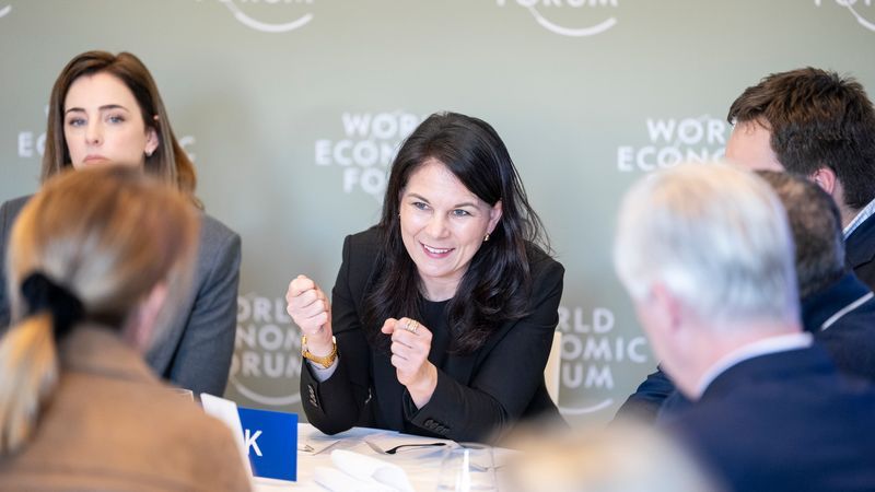 Angebliche Davos-Aufnahme von Baerbock ist manipuliert - Featured image