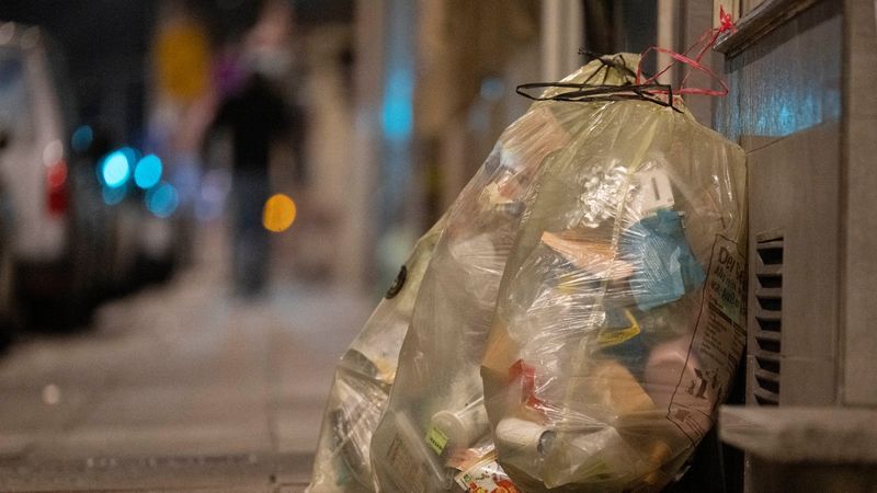 Diese Mülltonnen öffnen sich nur mit Schlüsselkarte - Featured image