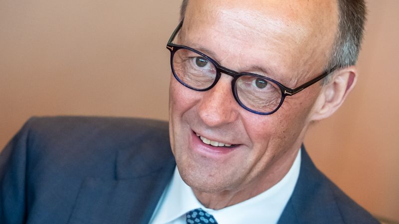 Angebliches Selfie mit Friedrich Merz ist eine KI-Erfindung - Featured image