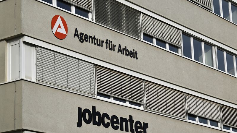 Syrer verklagt Jobcenter? KI-Video als Satire bezeichnet - Featured image