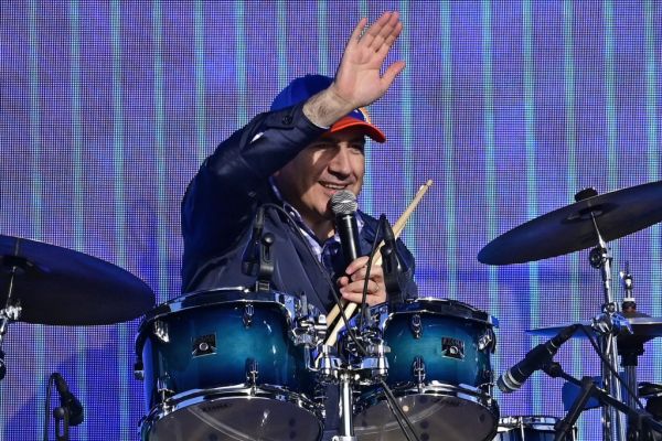 APA-Faktencheck: Große KI-Desinformationskampagne vor Armenien-Wahl - Featured image