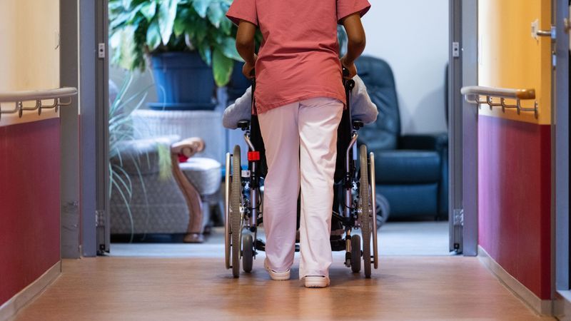 Schon 2020 waren 4,3 Millionen Deutsche pflegebedürftig - Featured image