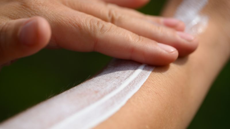 Selbst gemachte Öl-Zinkoxid-Mischung bietet keinen adäquaten Sonnenschutz - Featured image