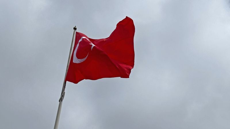 Video zeigt einstürzendes Haus nach Erdbeben in der Türkei 2023 - Featured image
