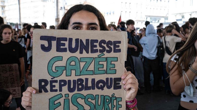 Bild zu Flammenwerfer-Angriff in Marseille ist nicht echt - Featured image